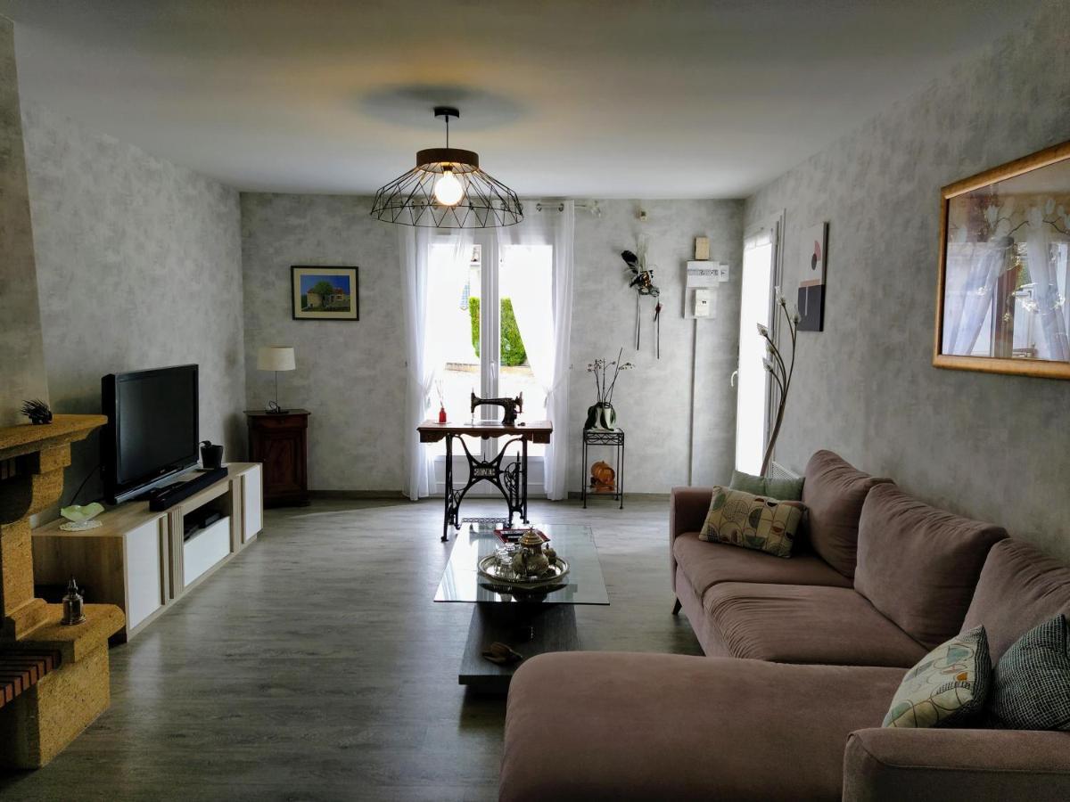 Maison Plain Pied Avec Jardin, Terrasse Et Veranda コニャック エクステリア 写真